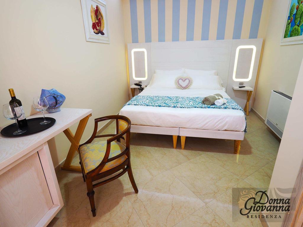 טרופאה Residenza Donna Giovanna מראה חיצוני תמונה